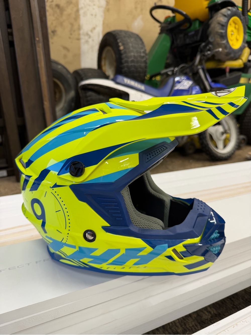 THH Twister T730X Youth motocross helmet